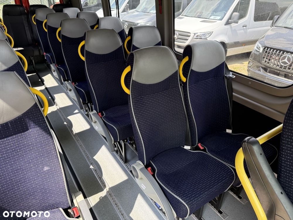 Mercedes-Benz Sprinter 516 - 12