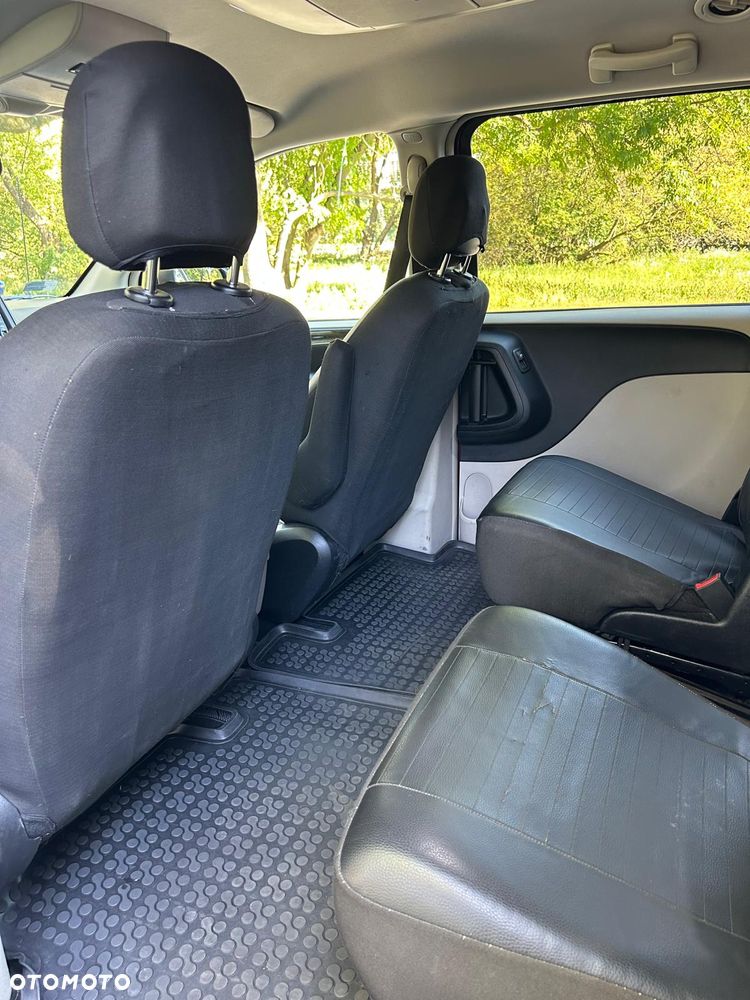 Chrysler Town & Country 3.6 Touring - 8