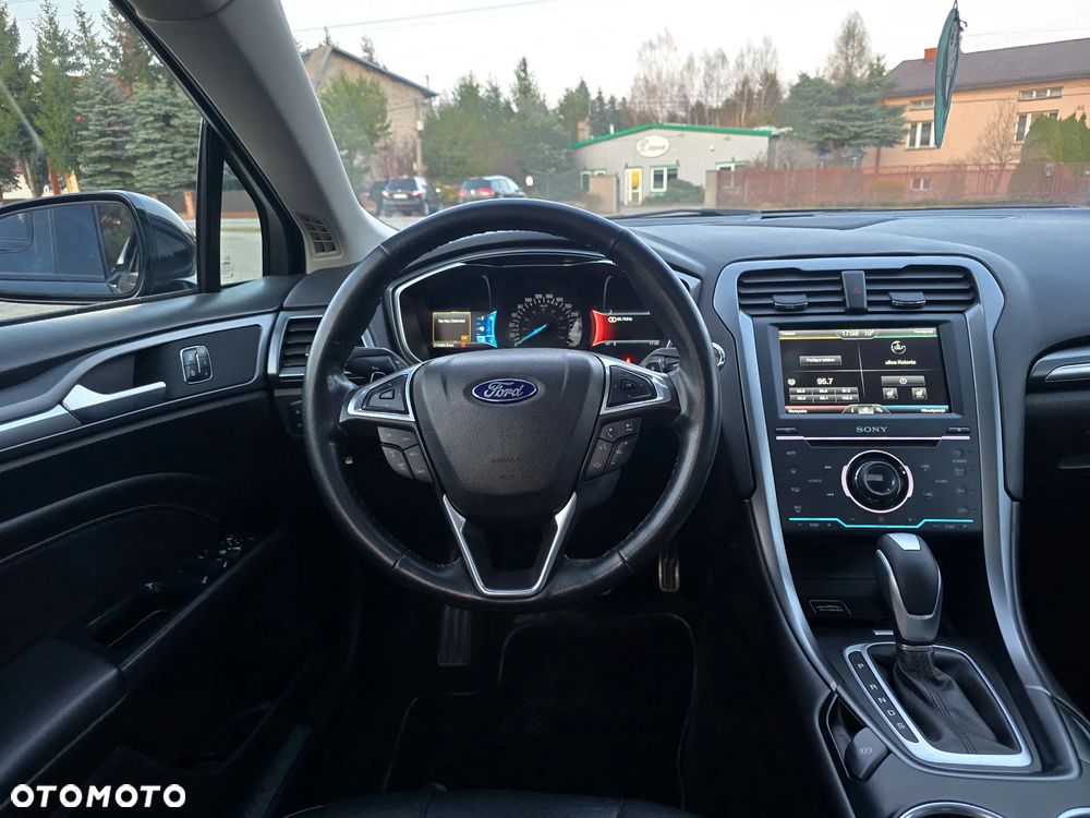 Ford Fusion - 23