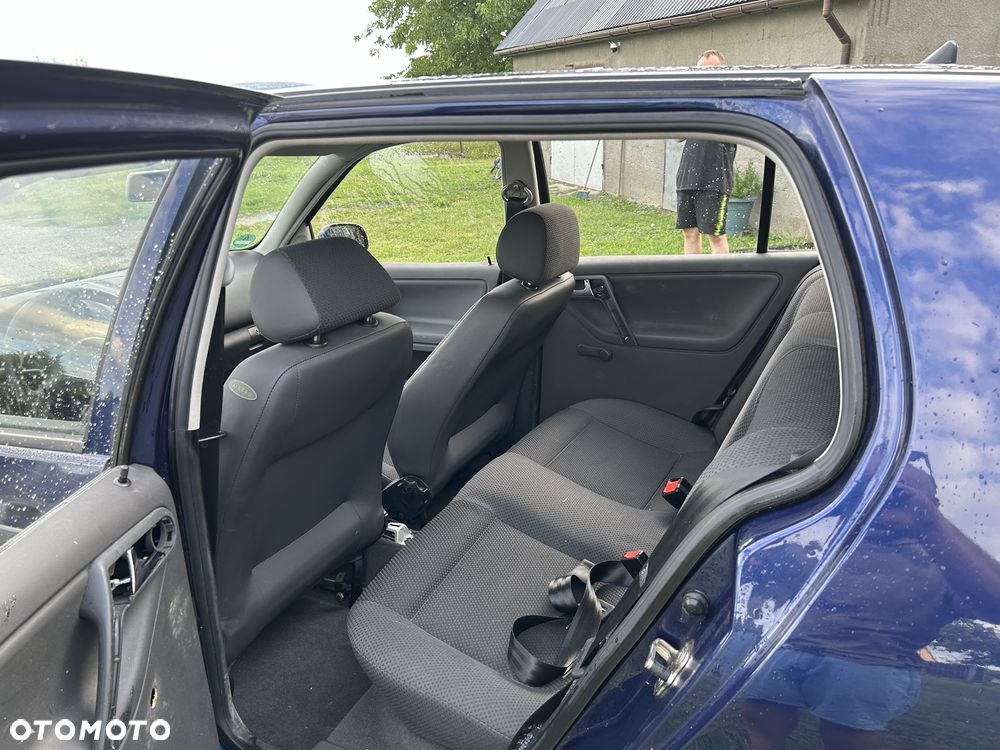 Volkswagen Polo - 4