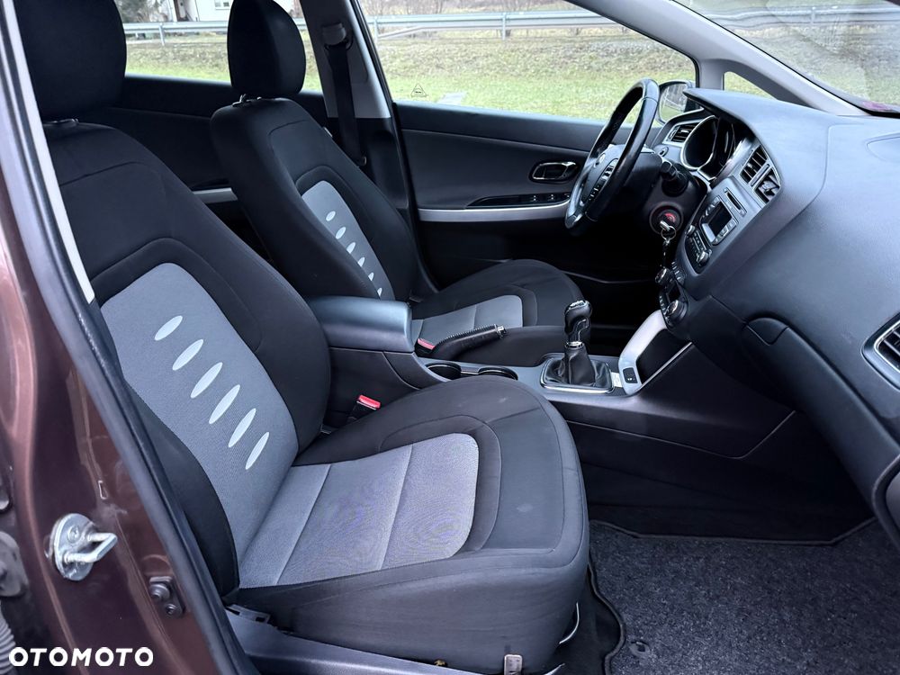 Kia Ceed 1.6 GDI Platinum Edition - 24