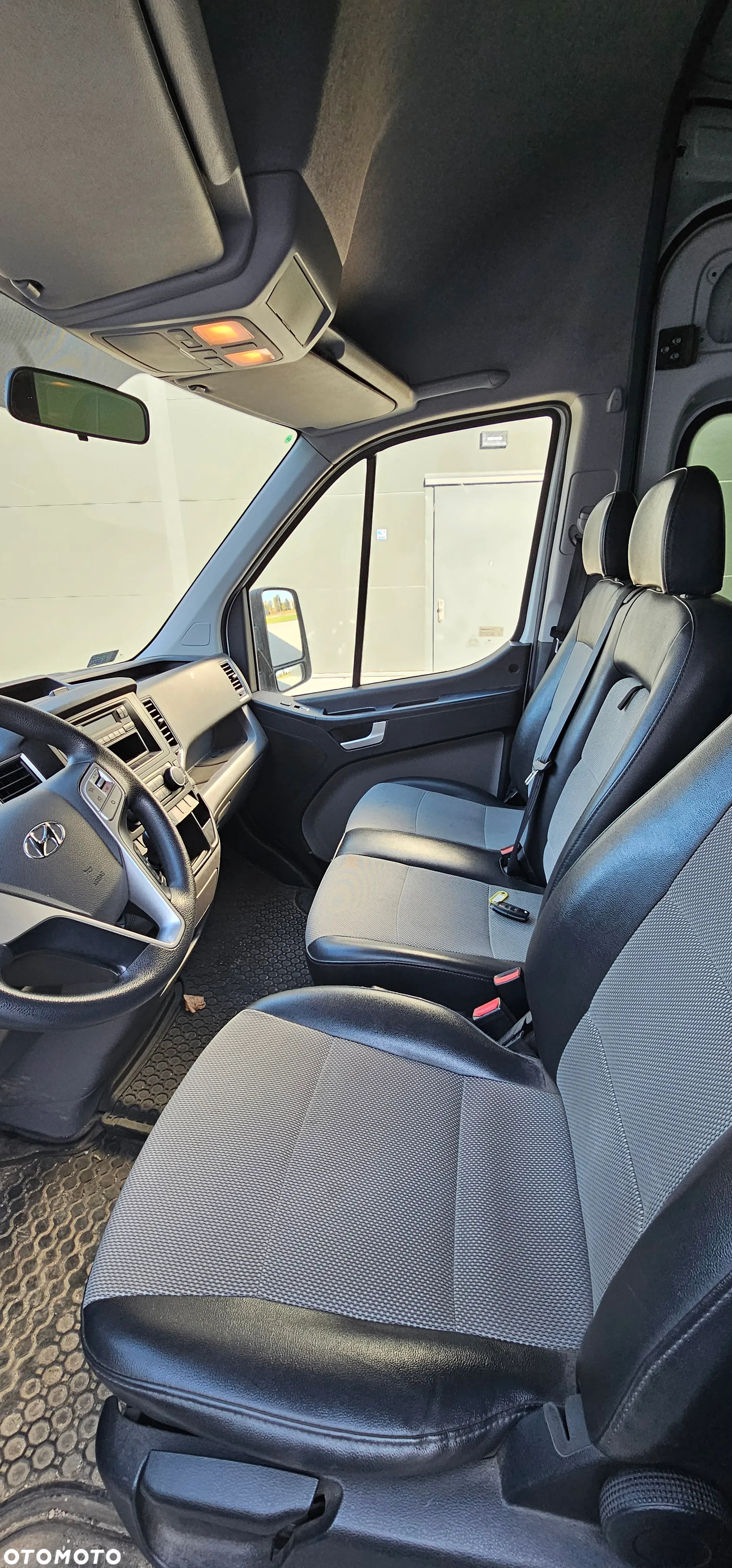 Hyundai H350 Brygadówka - b. mały przebieg tylko 83 600 km, 2,5 CRDi (170 KM), 7-osobowy, jak - 5