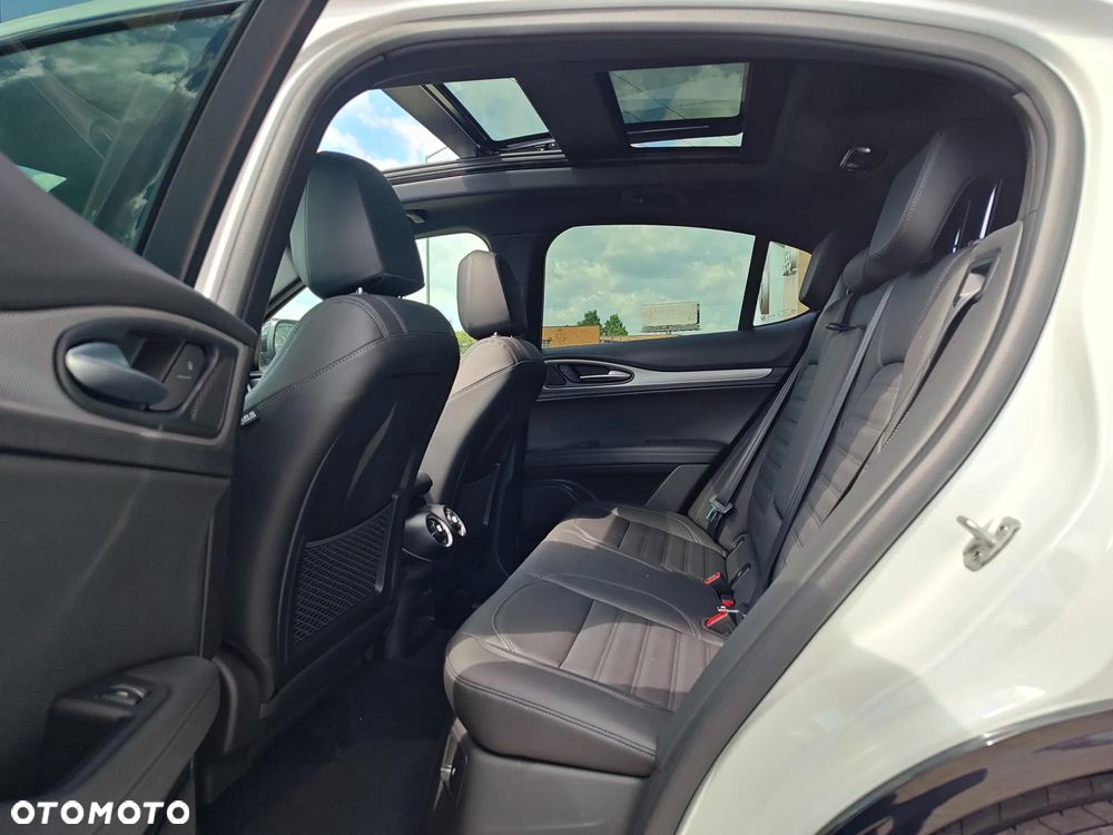 Alfa Romeo Stelvio 2.0 Turbo Veloce Q4 - 11