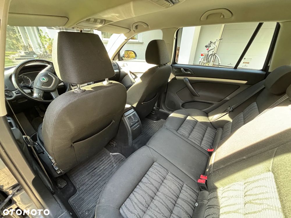 Skoda Octavia 2.0 TDI DPF 4x4 Ambiente - 5