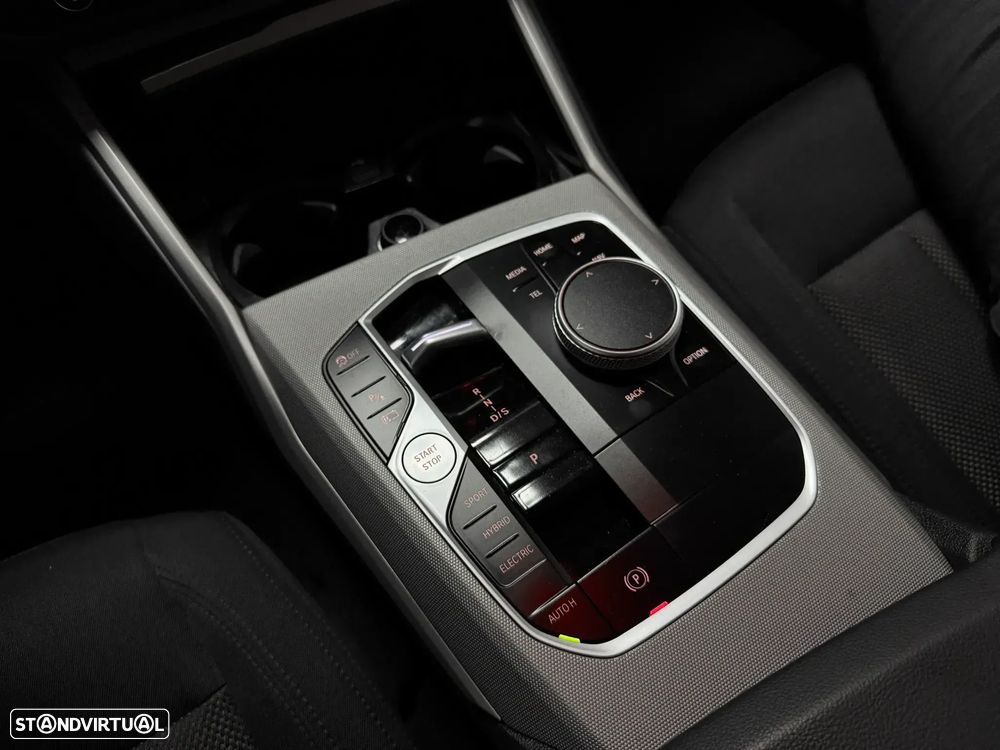 BMW 320 e Aut. Advantage - 16