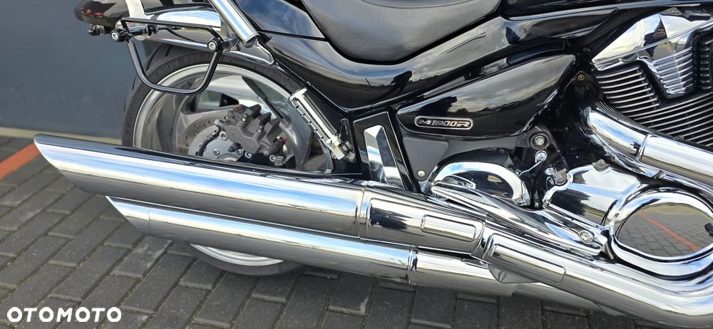 Suzuki Intruder - 13