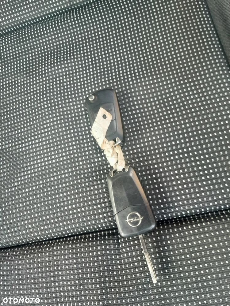 Opel Astra 2.0 Turbo Sport - 25