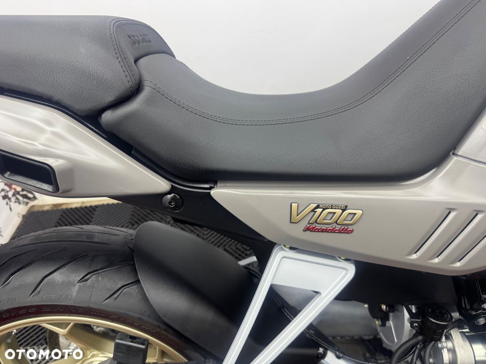 Moto Guzzi V100 Mandello - 30