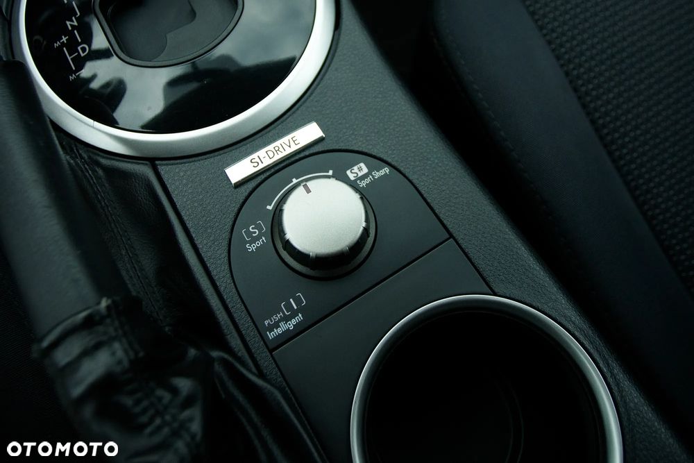 Subaru Legacy Kombi 3.0R Automatik - 32