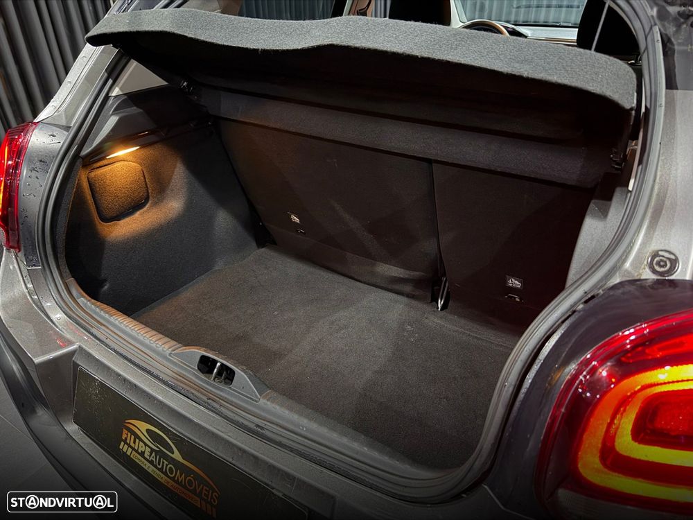 Citroën C3 1.2 PureTech Shine - 37