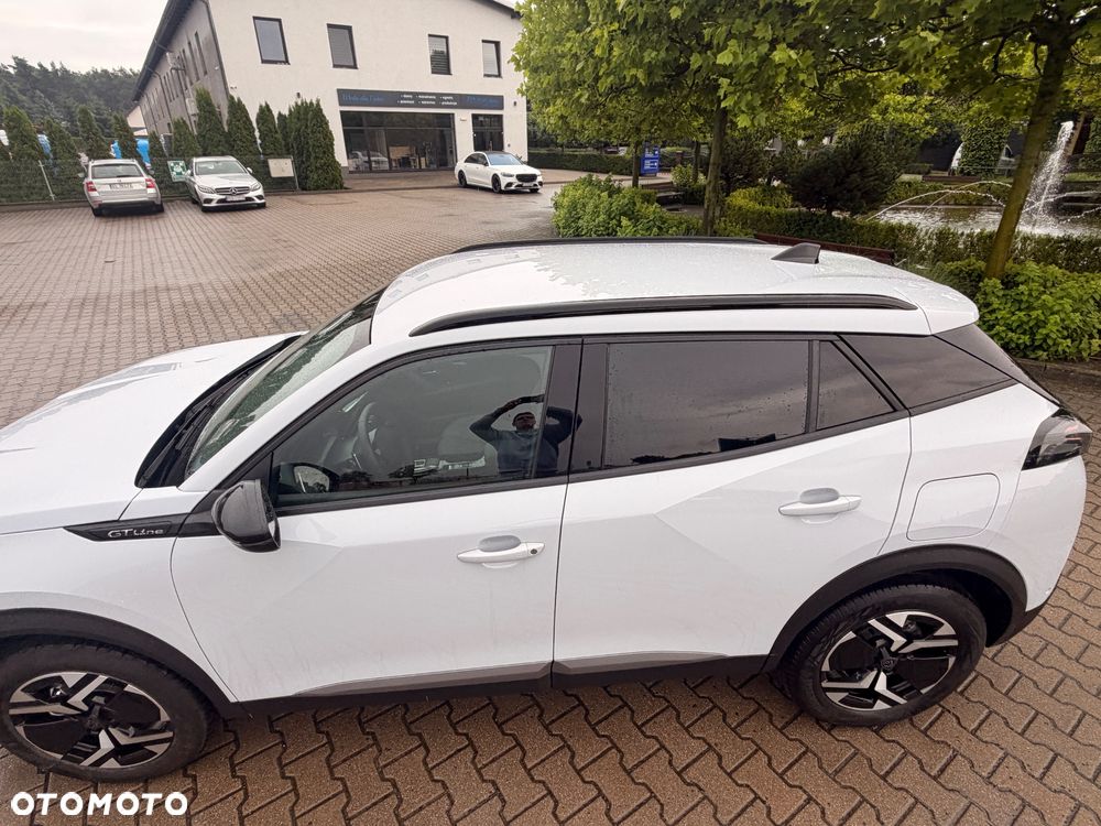 Peugeot 2008 Hybrid 136 e-DSC GT - 19