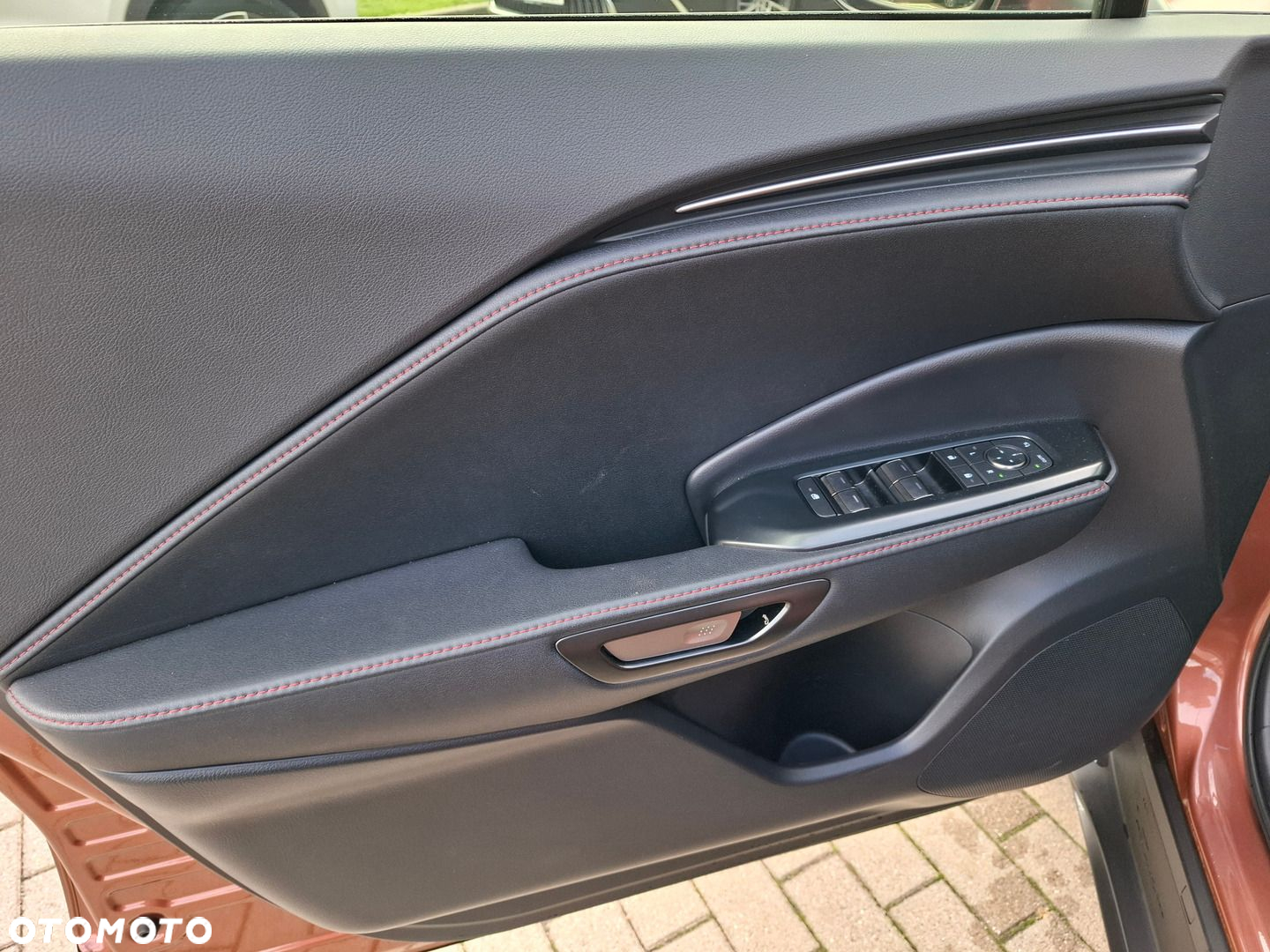Lexus LBX 1.5 Hybrid Emotion - 12