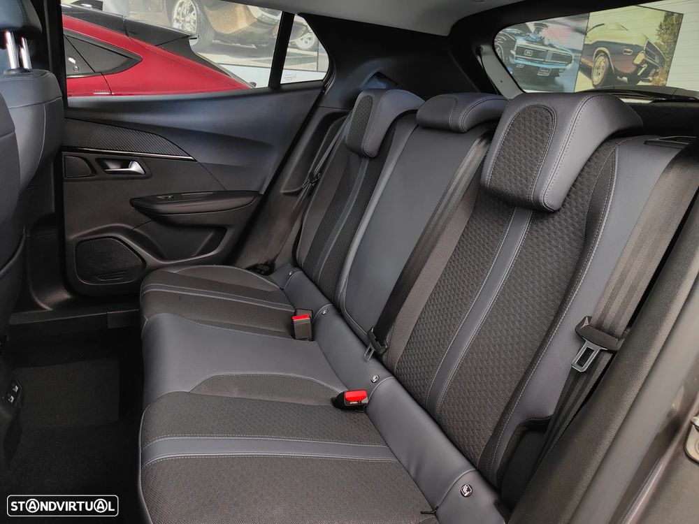 Peugeot 2008 1.2 PureTech Allure - 8