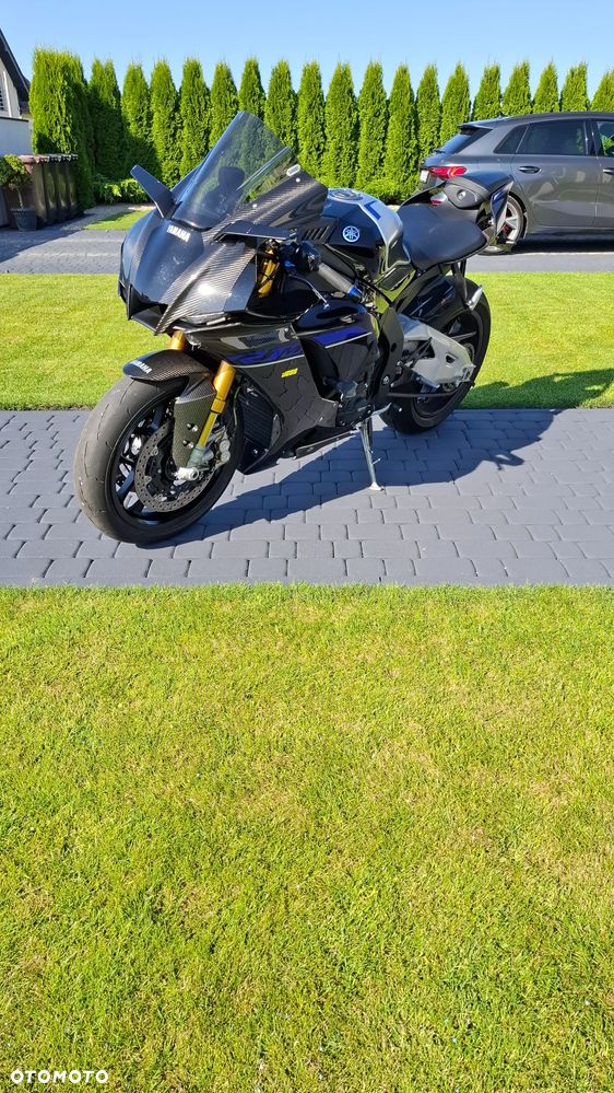 Yamaha R1 - 2