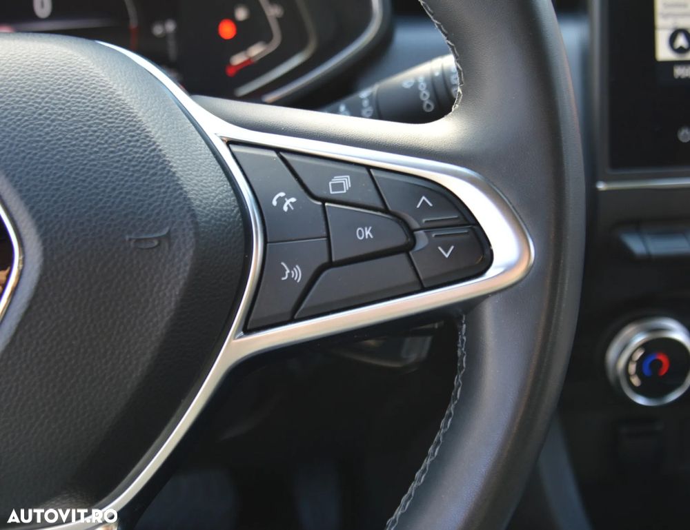 Renault Clio E-TECH Hybrid 140 BUSINESS EDITION - 31