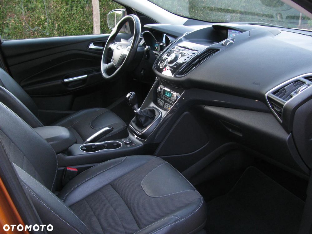 Ford Kuga 2.0 TDCi 2x4 Titanium - 18