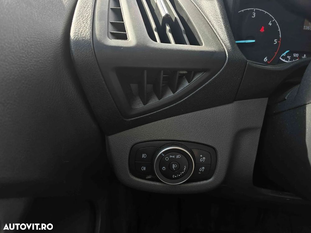 Ford Transit-Connect - 12