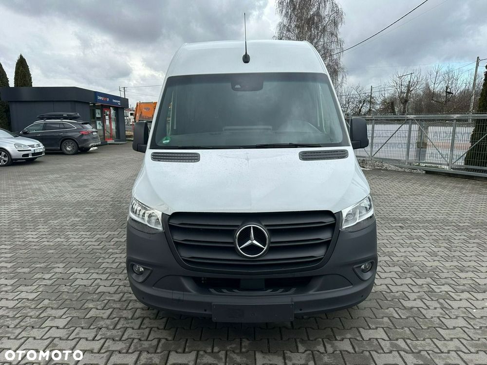 Mercedes-Benz Sprinter - 10