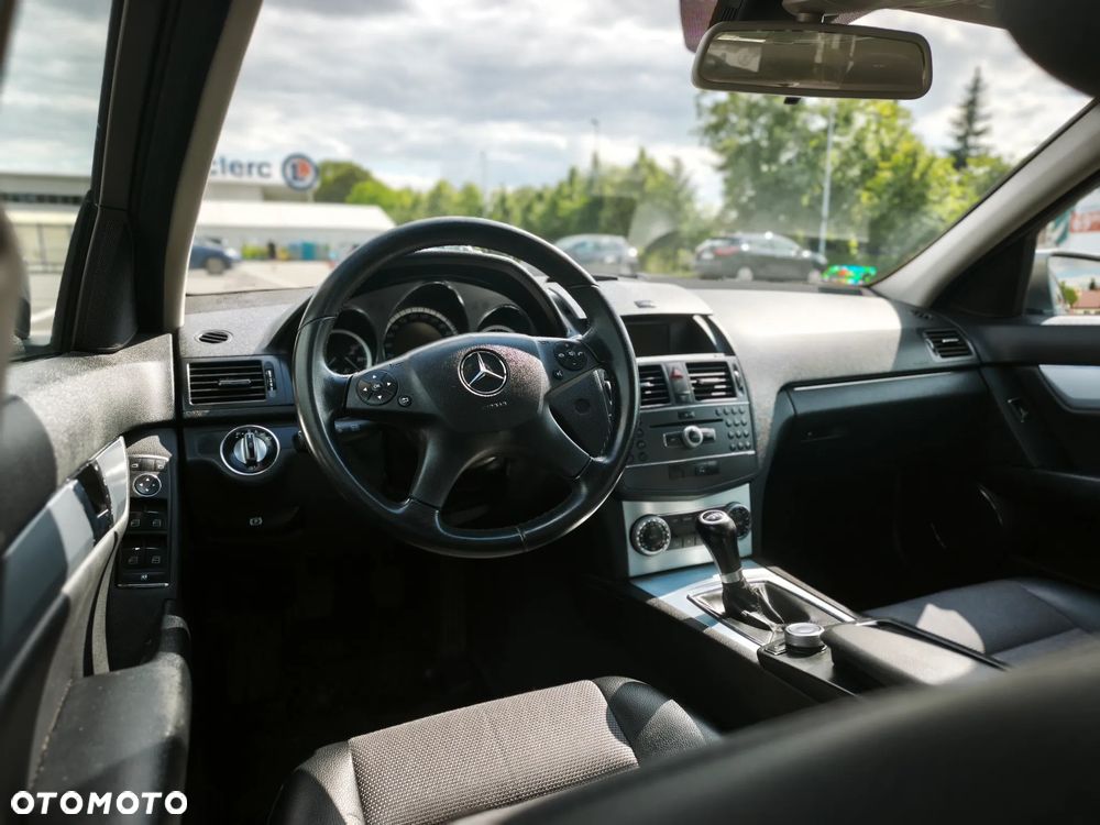 Mercedes-Benz Klasa C 180 K BlueEff Avantgarde - 4