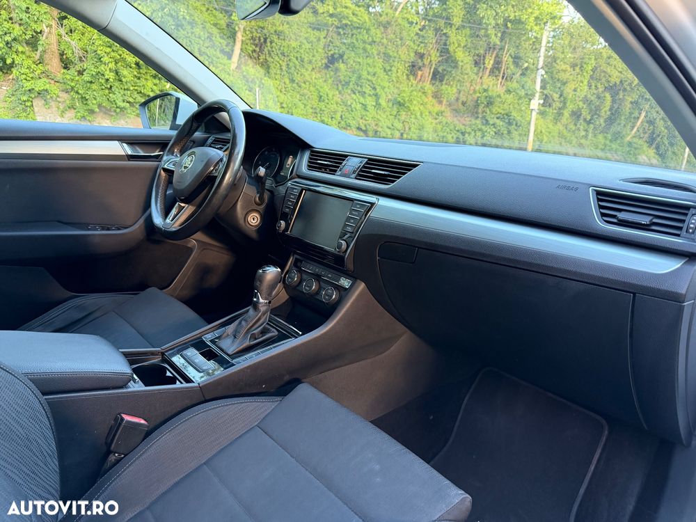 Skoda Superb 2.0 TDI DSG Premium Edition - 11