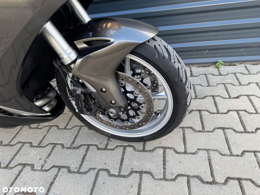 Honda VFR - 17