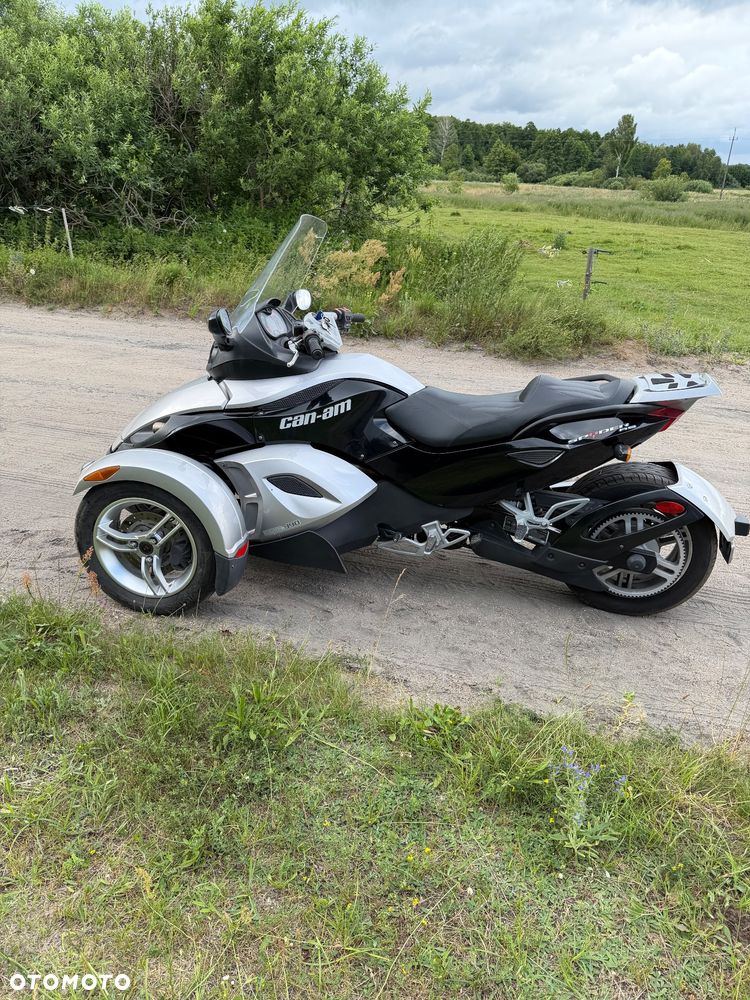 Can-Am Spyder - 4