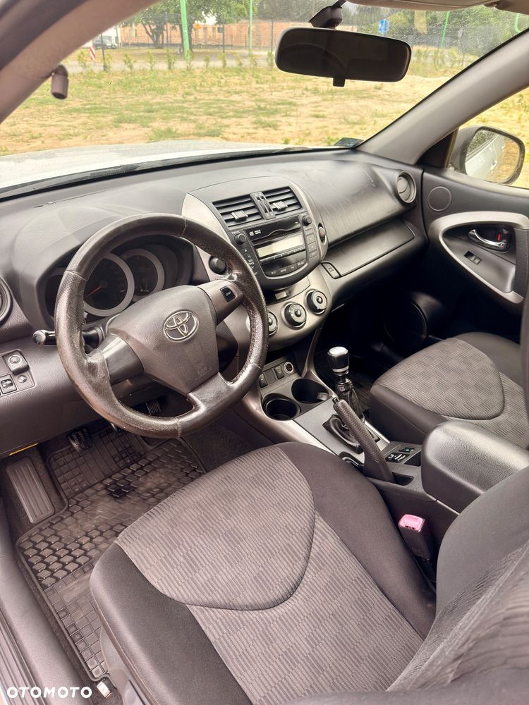 Toyota RAV4 - 5