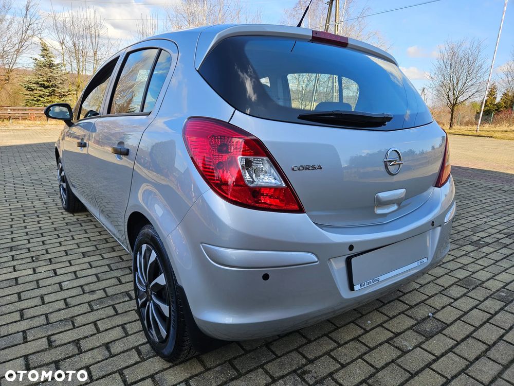 Opel Corsa 1.2 16V Essentia - 10