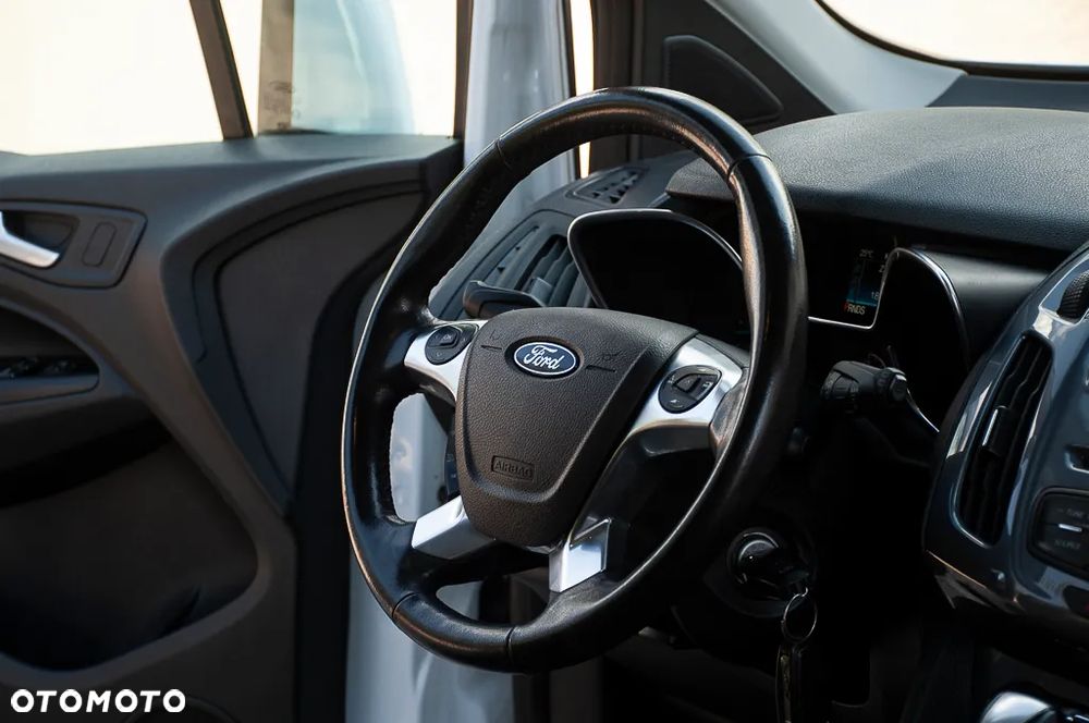 Ford Tourneo Connect Grand - 25