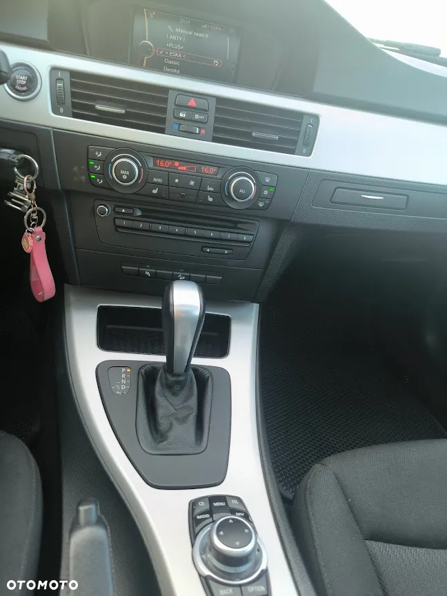 BMW Seria 3 320d xDrive DPF Touring Edition Fleet Sport - 24