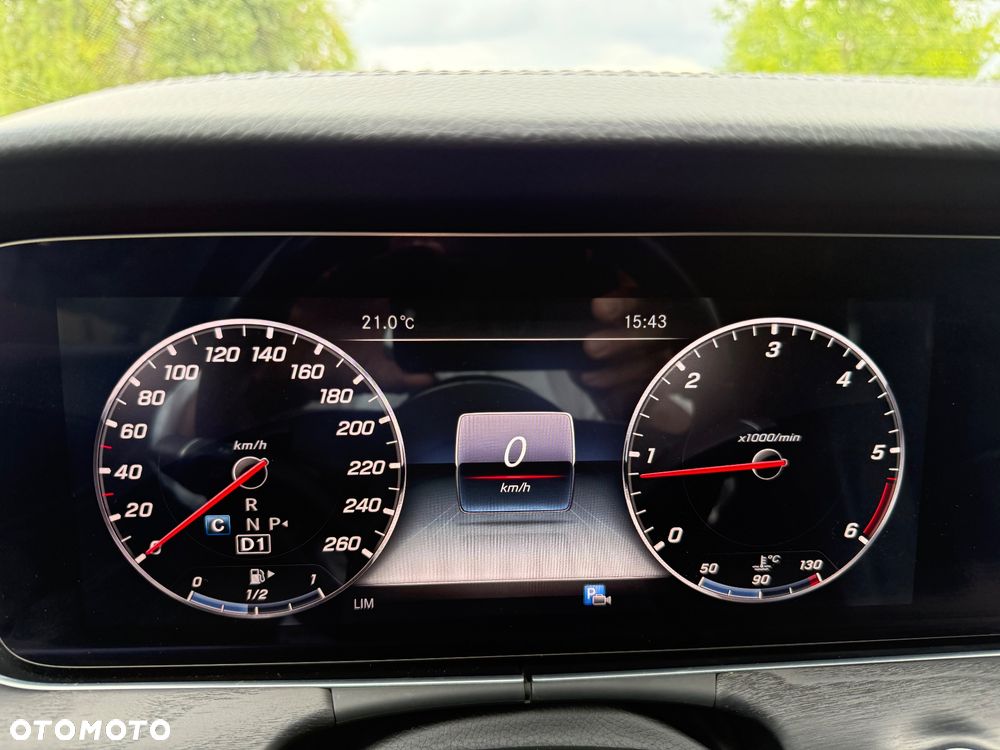 Mercedes-Benz Klasa E 220 d 4-Matic All-Terrain - 21