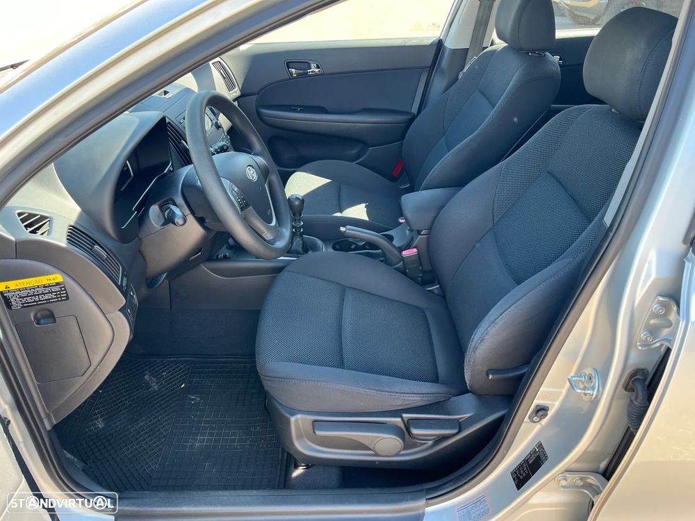 Hyundai i30 CW 1.6 CRDi Blue Comfort - 10