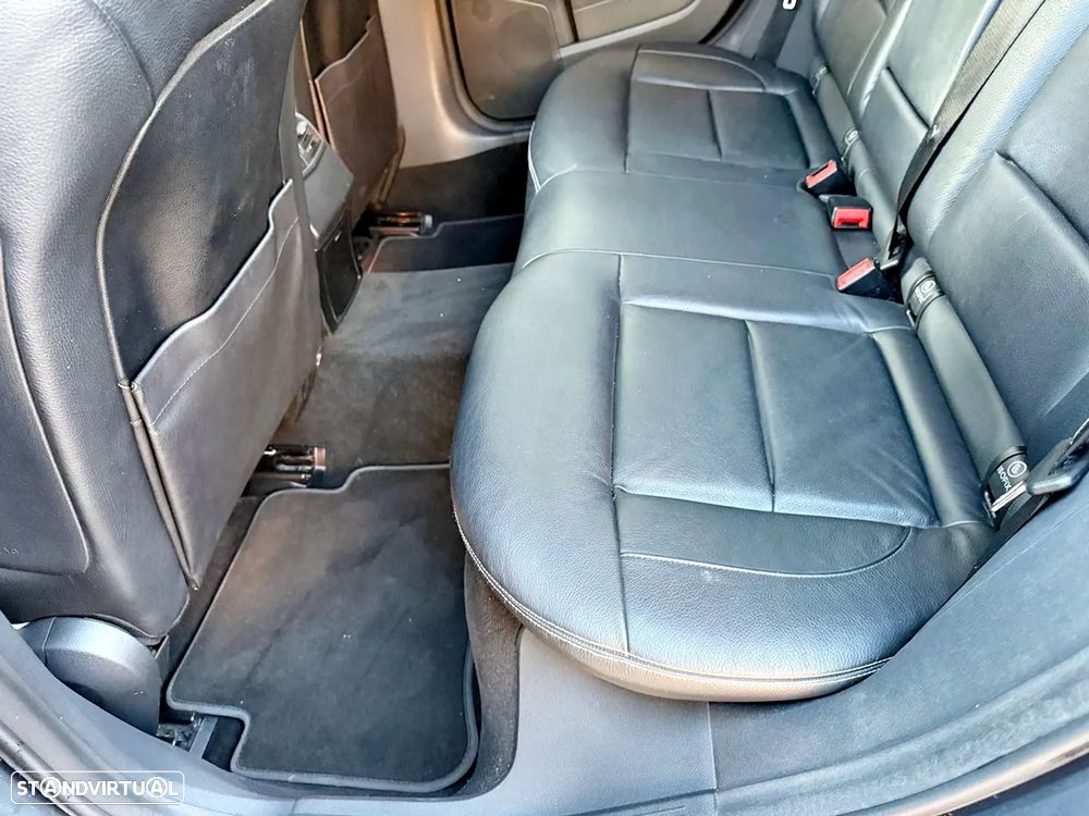 Mercedes-Benz E 250 BlueTEC Elegance Auto - 36