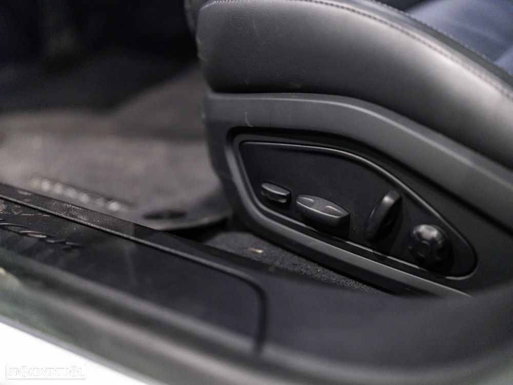 Porsche Taycan Sport Turismo bateria Performance Plus - 41