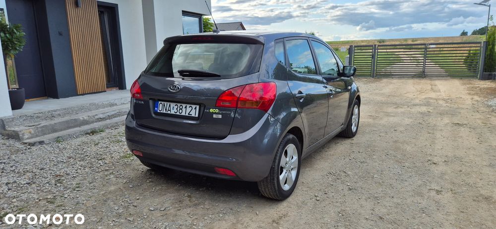 Kia Venga - 8