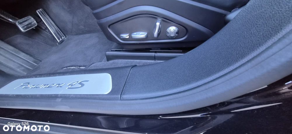 Porsche Panamera 4S - 26