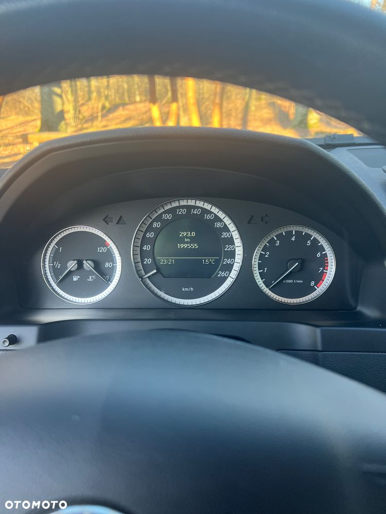 Mercedes-Benz Klasa C 180 Kompressor BlueEFFICIENCY Elegance - 35