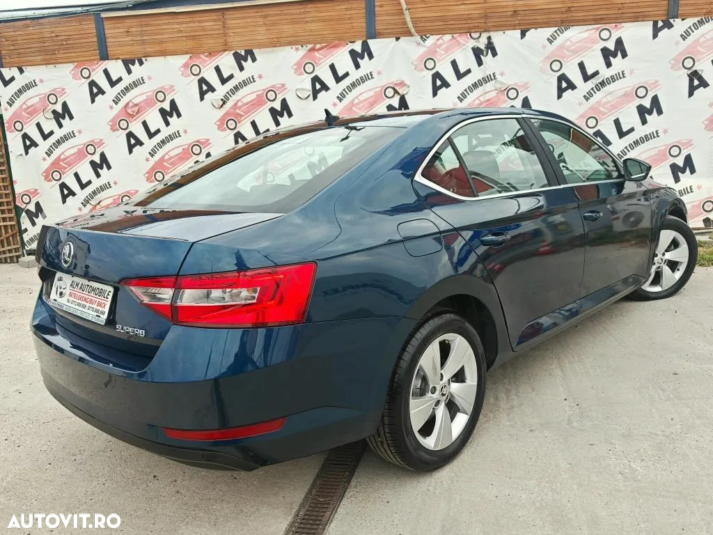 Skoda Superb 2.0 TDI DSG Ambition - 6
