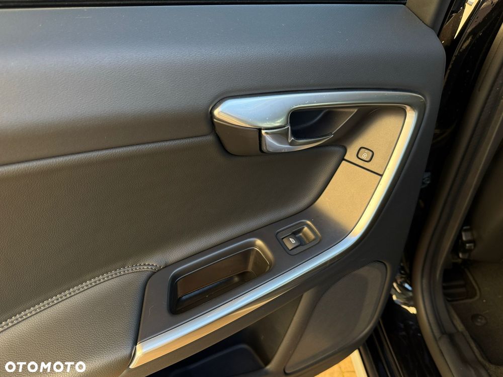 Volvo V60 Cross Country D3 Geartronic Kinetic - 8