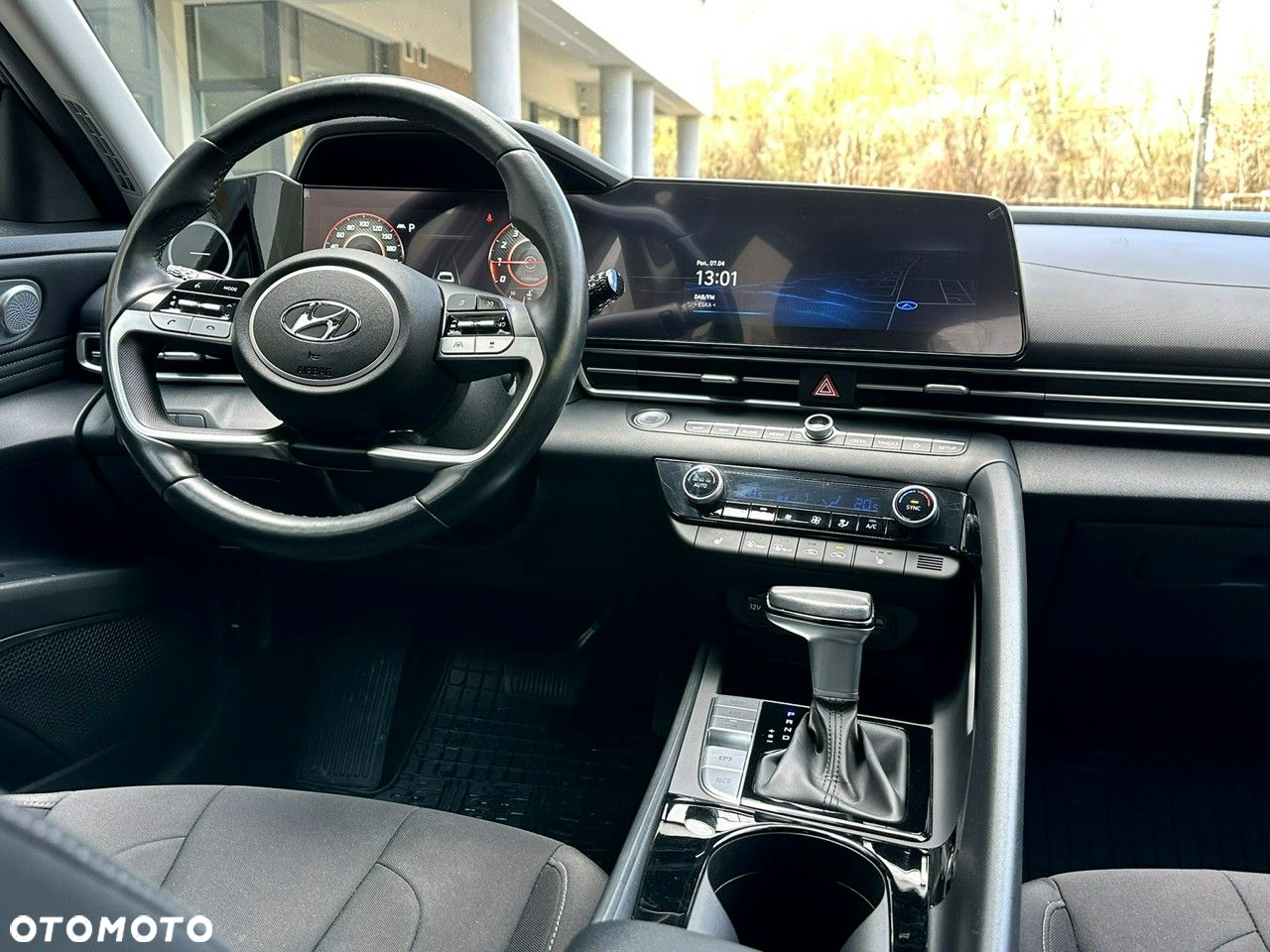 Hyundai Elantra 1.6 Executive CVT - 22