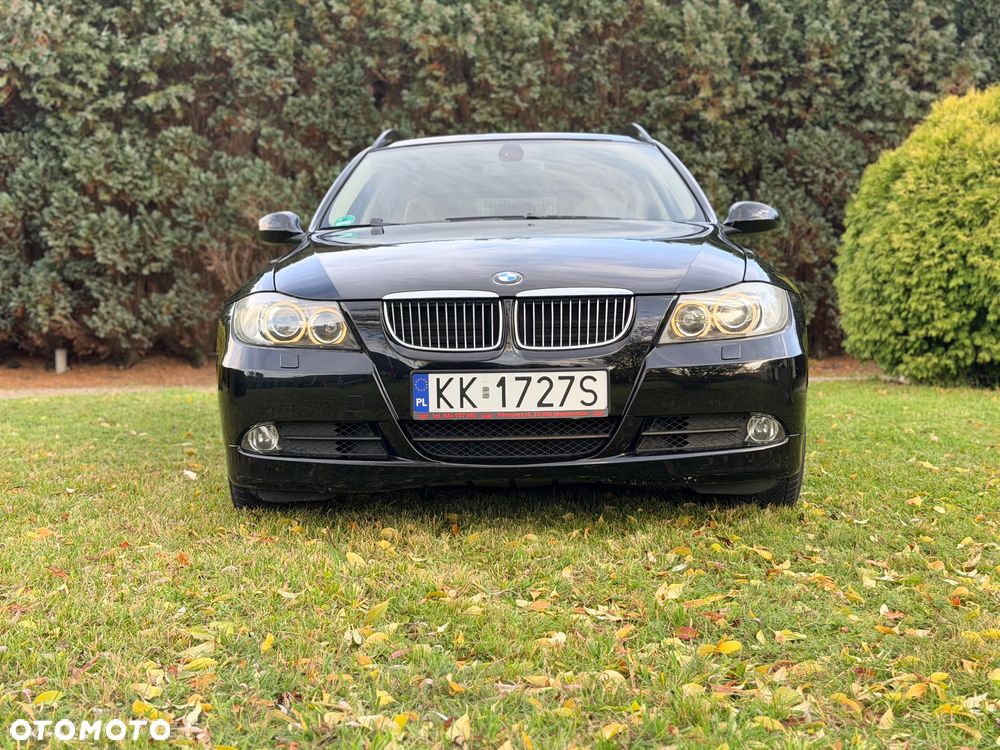 BMW Seria 3 325i - 4