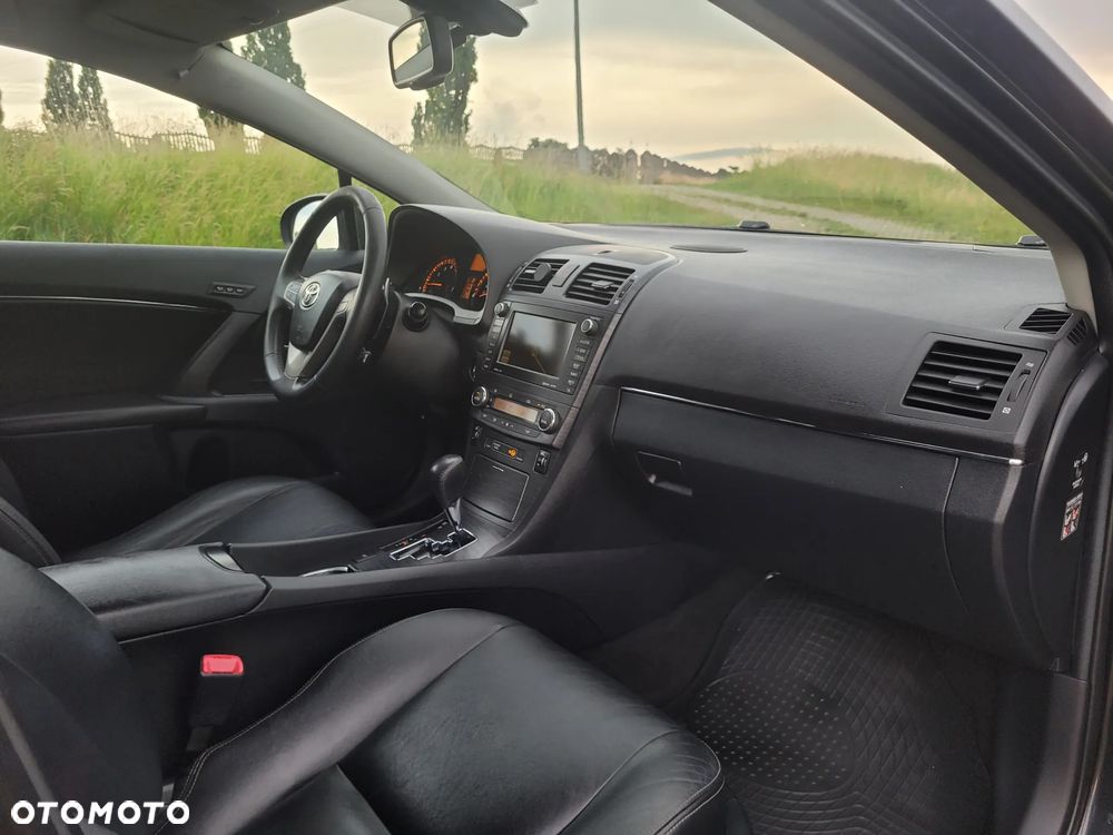 Toyota Avensis 2.0 Prestige NAVI MS - 33