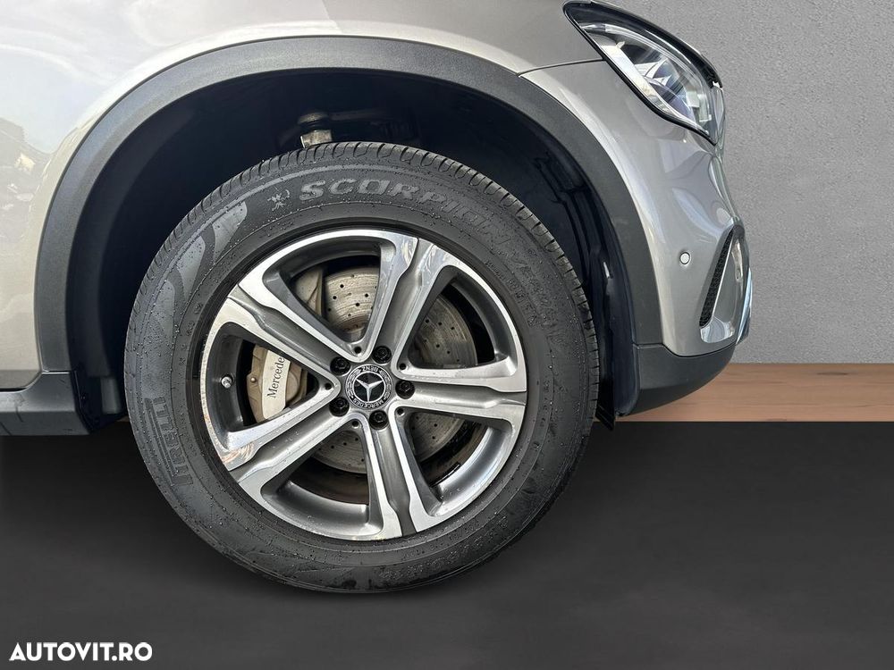 Mercedes-Benz GLC 300 e 4Matic 9G-TRONIC Edition Avantgarde - 16