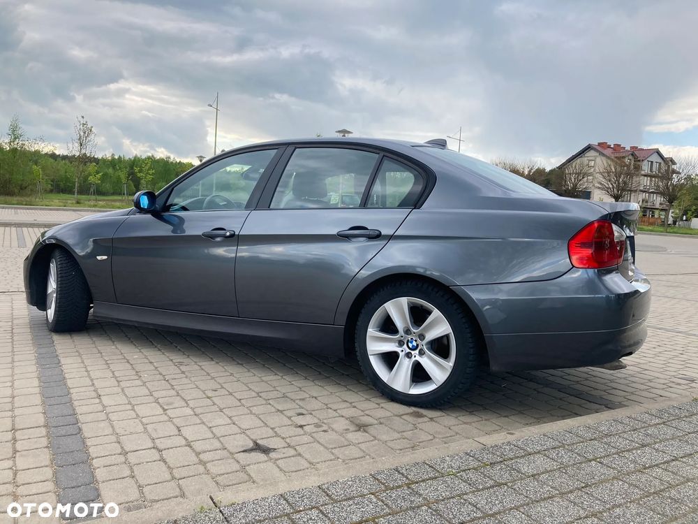 BMW Seria 3 318d - 4