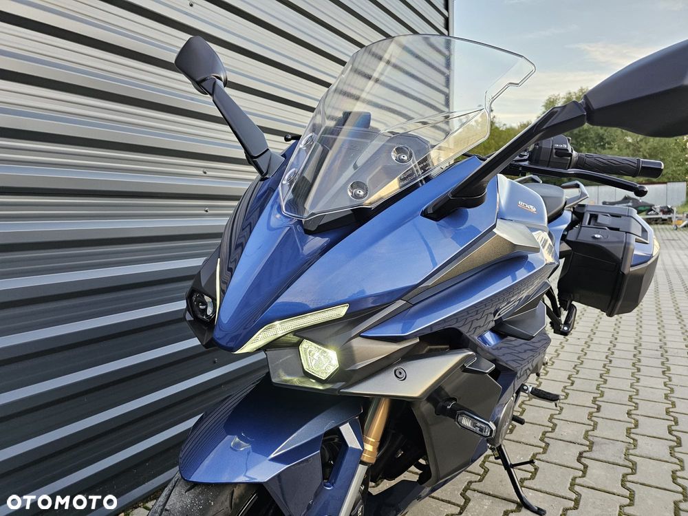 Suzuki GSX - 19