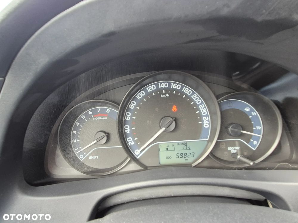 Toyota Auris 1.33 VVT-i Active - 12