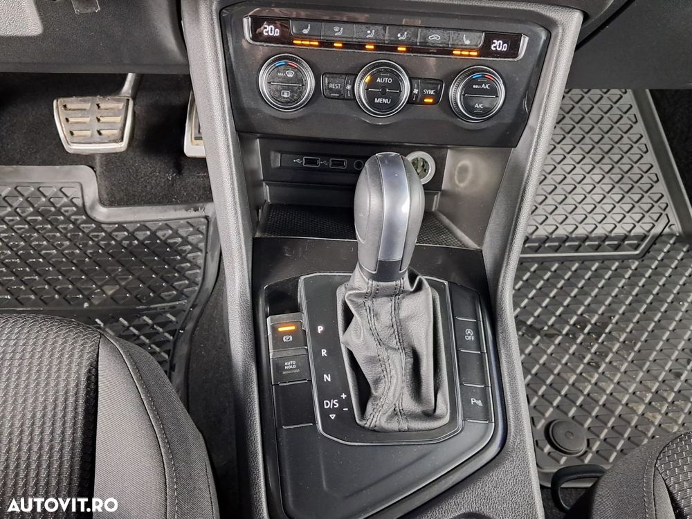 Volkswagen Tiguan - 16