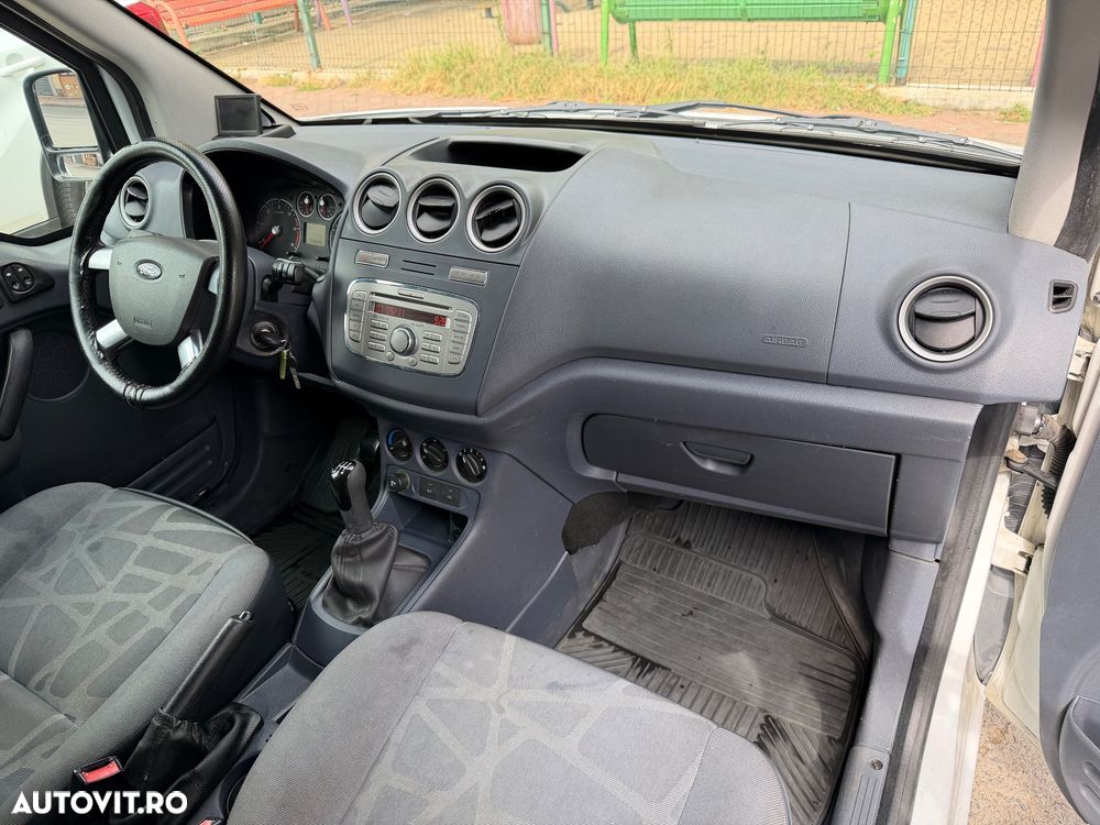 Ford Transit Connect - 9