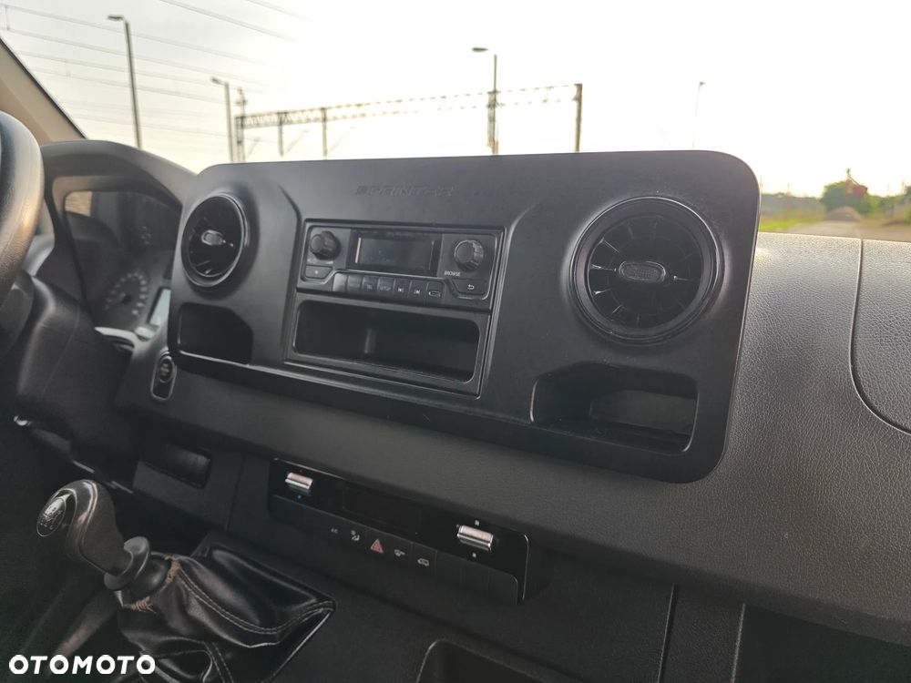 Mercedes-Benz Sprinter - 27