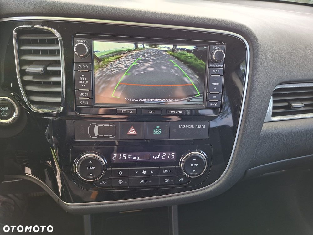 Mitsubishi Outlander Instyle NAVI - 18